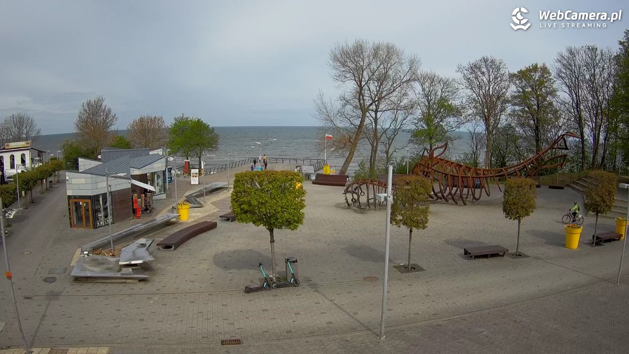 REWAL - widok na deptak - 13 maj 2026, 10:10