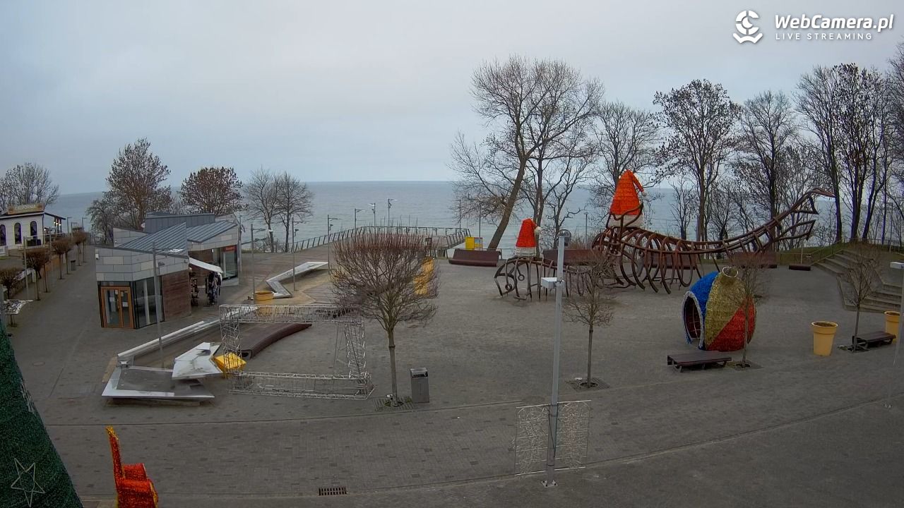 REWAL - widok na deptak - 20 grudzień 2025, 15:13
