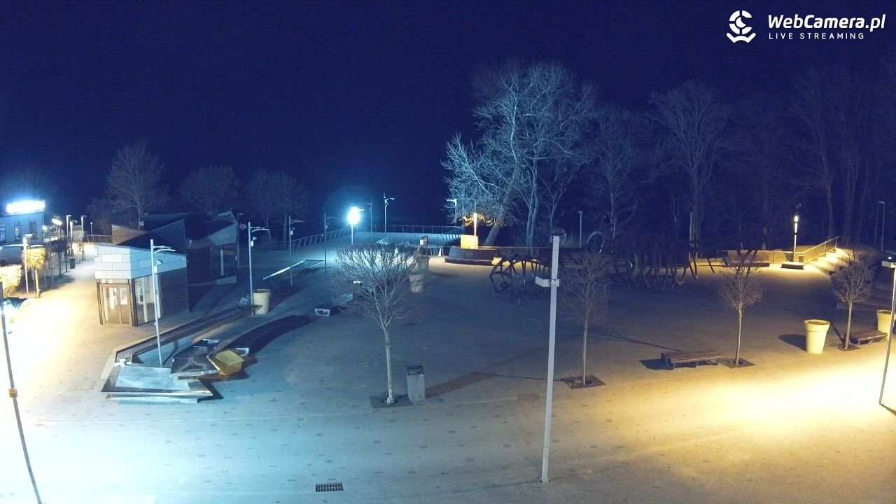 REWAL - widok na deptak - 26 marzec 2026, 20:26