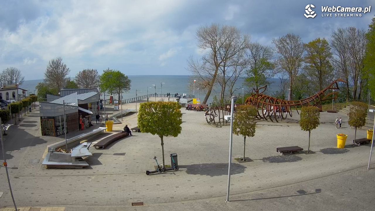 REWAL - widok na deptak - 13 maj 2026, 15:38