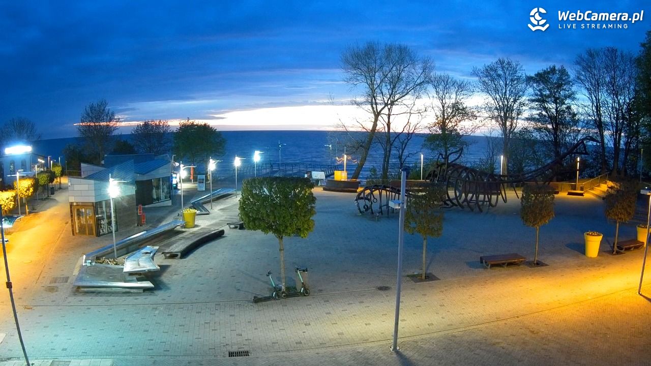 REWAL - widok na deptak - 12 maj 2026, 21:31