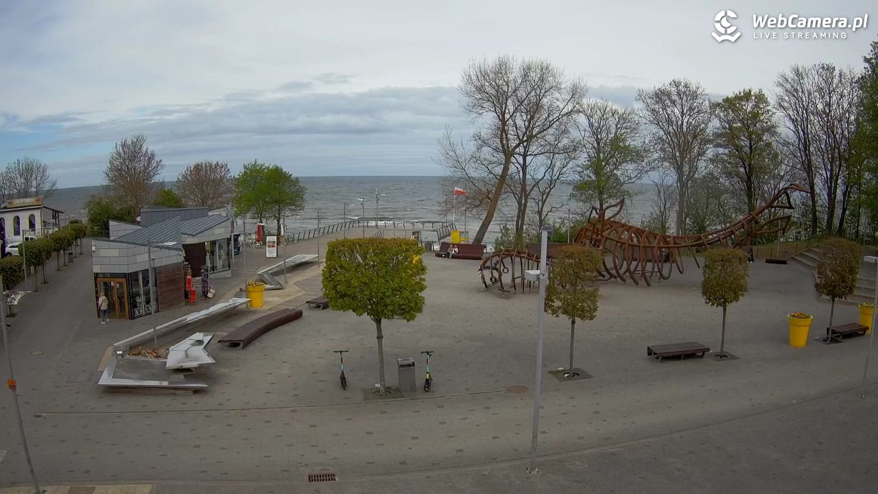 REWAL - widok na deptak - 12 maj 2026, 10:52