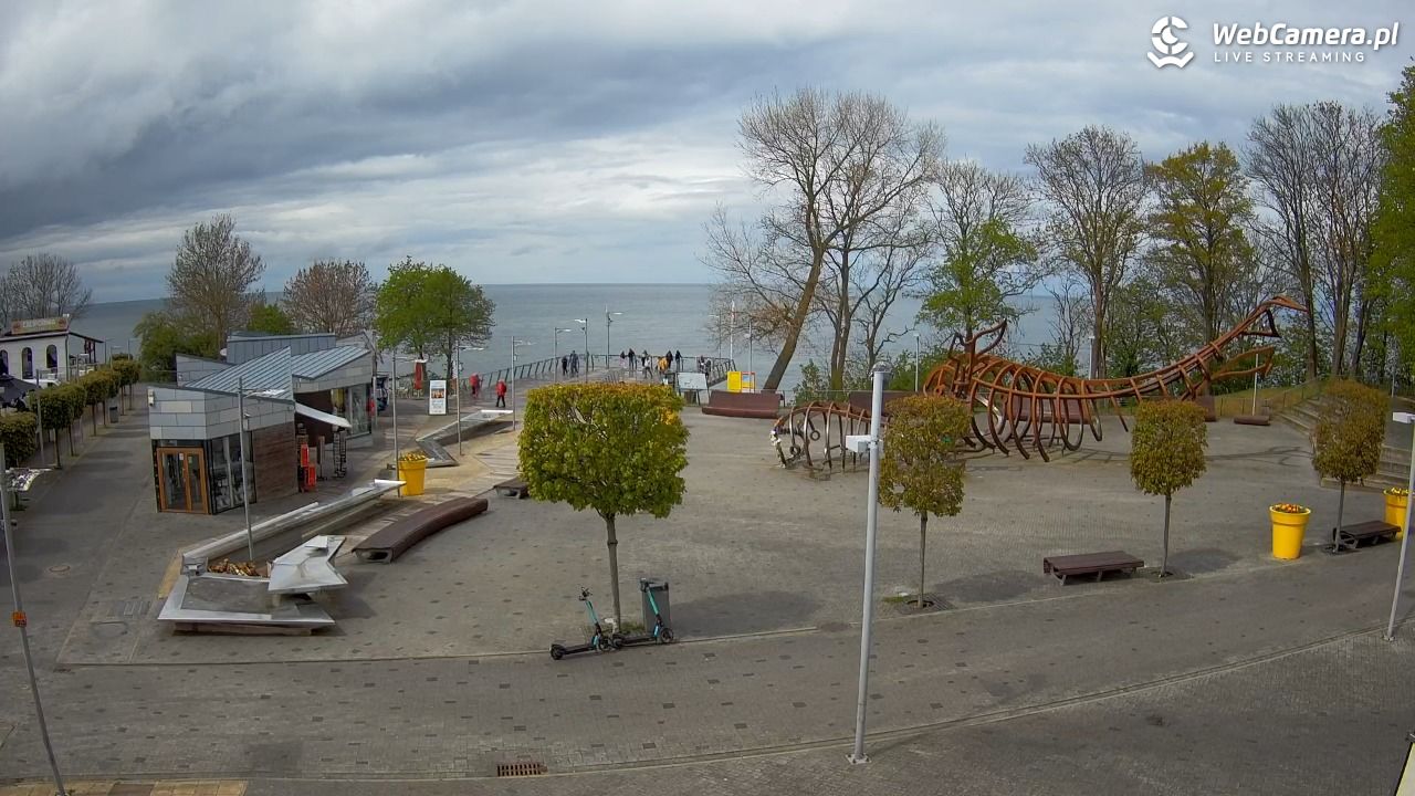 REWAL - widok na deptak - 14 maj 2026, 13:57