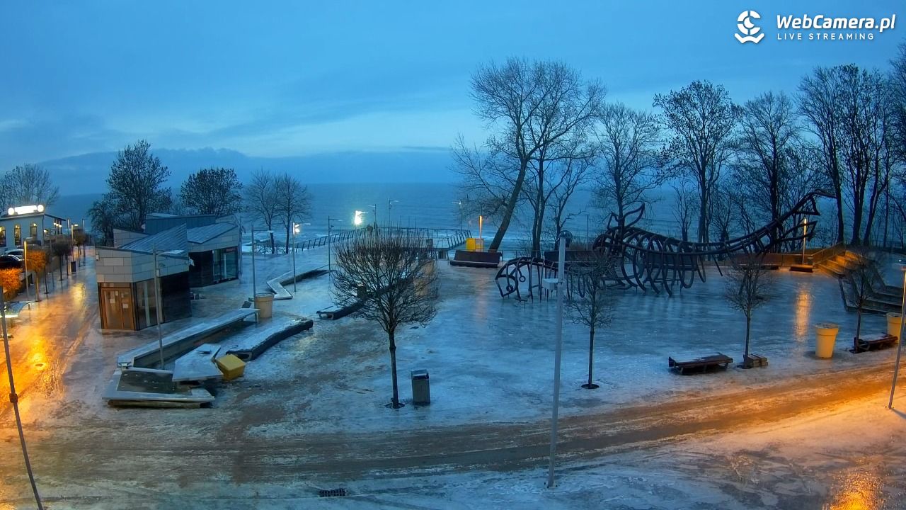 REWAL - widok na deptak - 07 luty 2026, 17:10