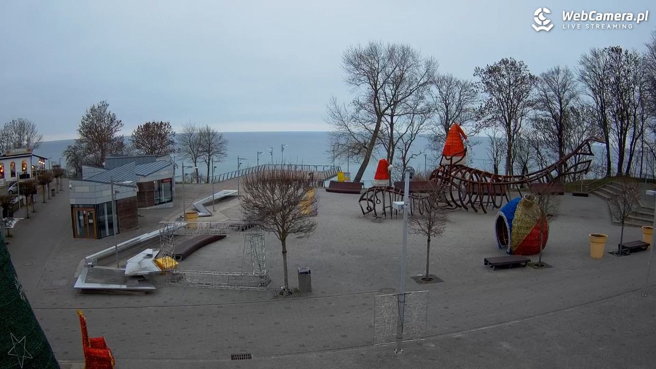REWAL - widok na deptak - 21 grudzień 2025, 15:47