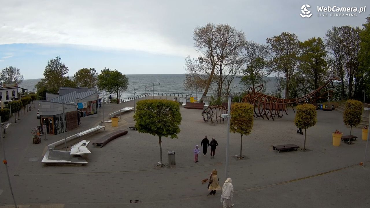 REWAL - widok na deptak - 16 maj 2025, 14:25