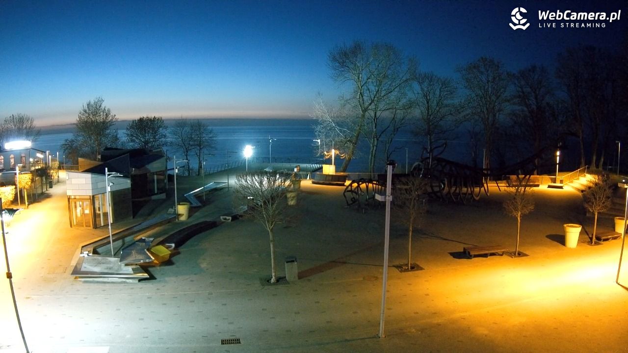 REWAL - widok na deptak - 27 marzec 2026, 19:26