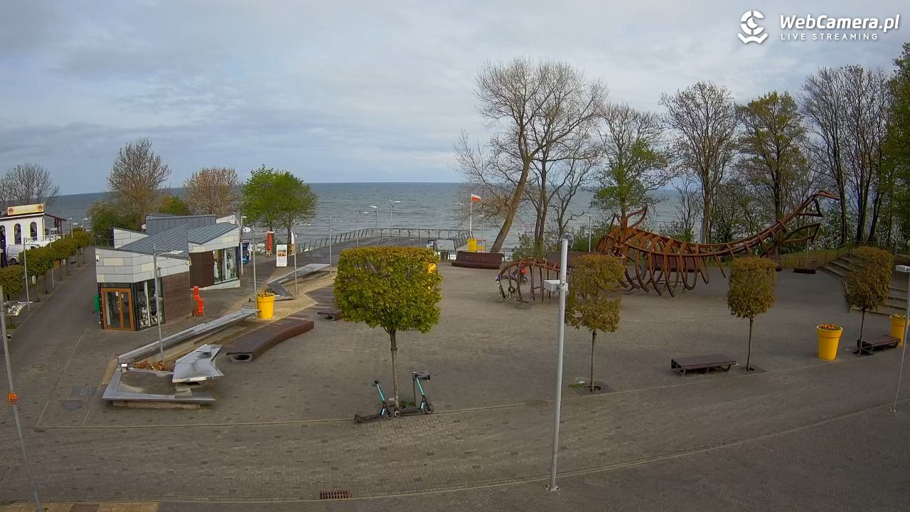 REWAL - widok na deptak - 13 maj 2026, 08:47