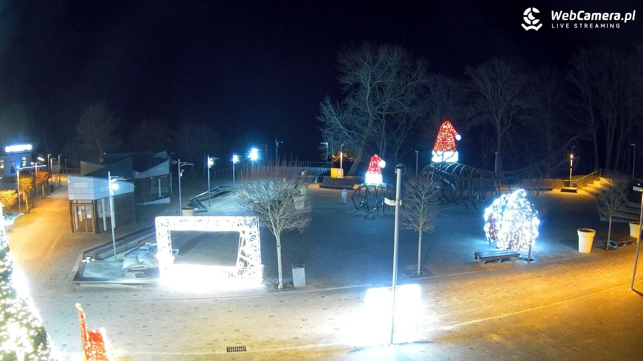 REWAL - widok na deptak - 19 grudzień 2025, 18:00