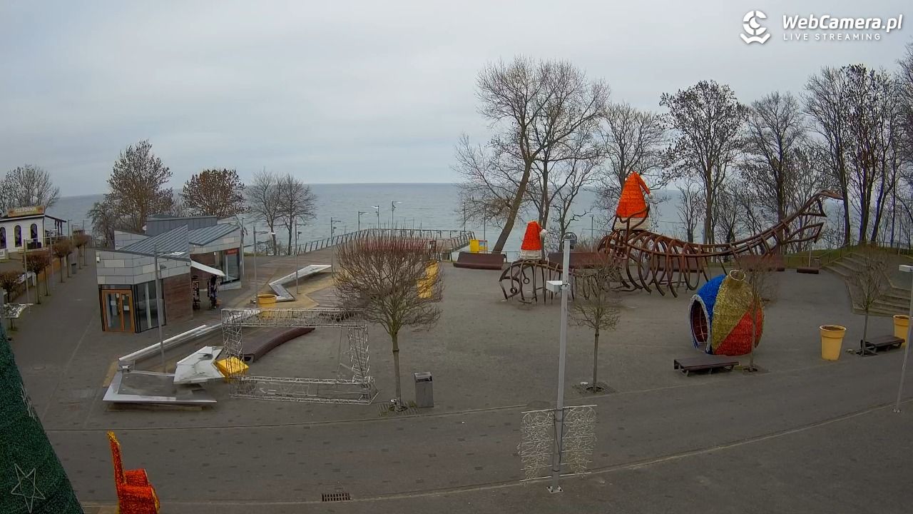 REWAL - widok na deptak - 20 grudzień 2025, 12:43
