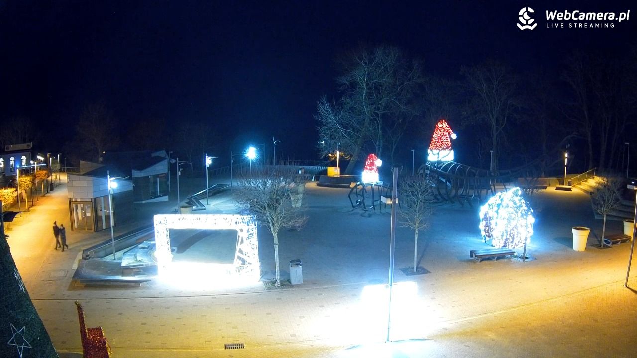 REWAL - widok na deptak - 21 grudzień 2025, 16:41