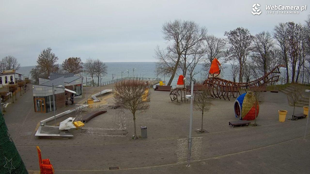 REWAL - widok na deptak - 20 grudzień 2025, 13:24