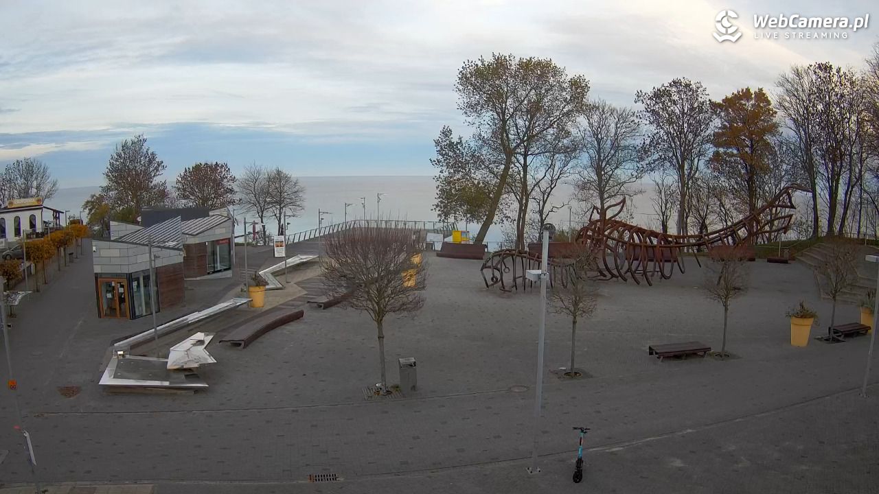 REWAL - widok na deptak - 05 listopad 2025, 07:22