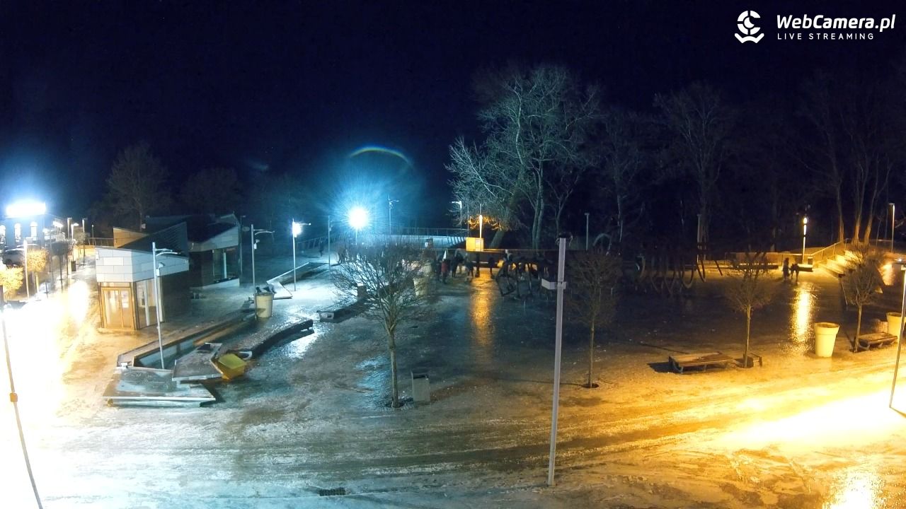 REWAL - widok na deptak - 07 luty 2026, 18:00