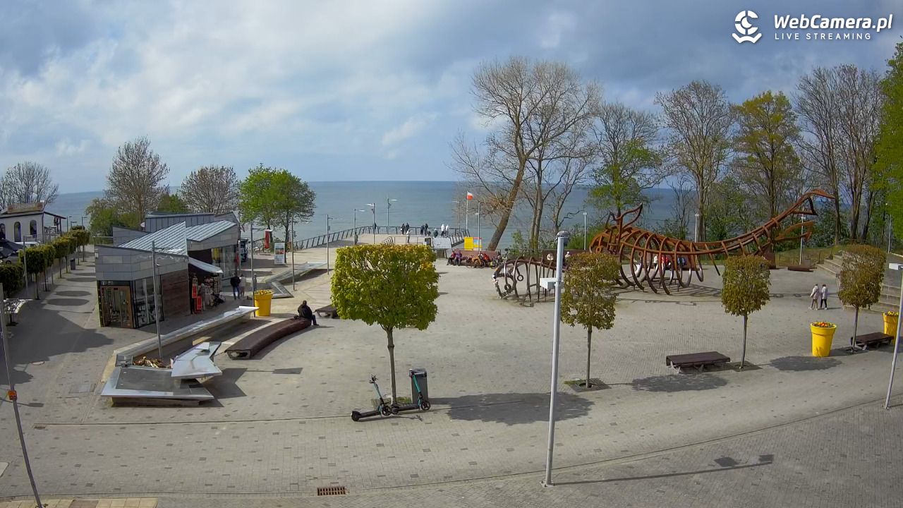 REWAL - widok na deptak - 13 maj 2026, 15:38