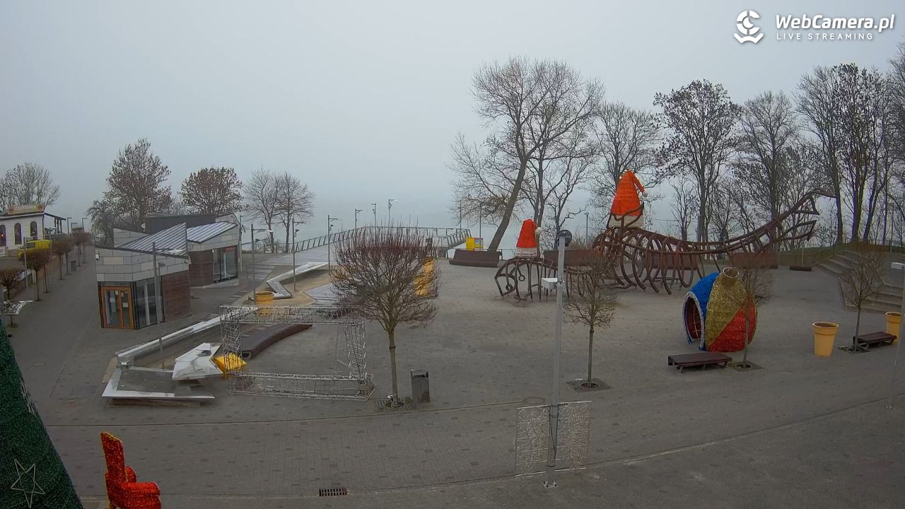REWAL - widok na deptak - 17 grudzień 2025, 08:39