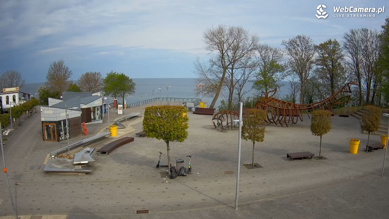 REWAL - widok na deptak - 11 maj 2026, 09:14