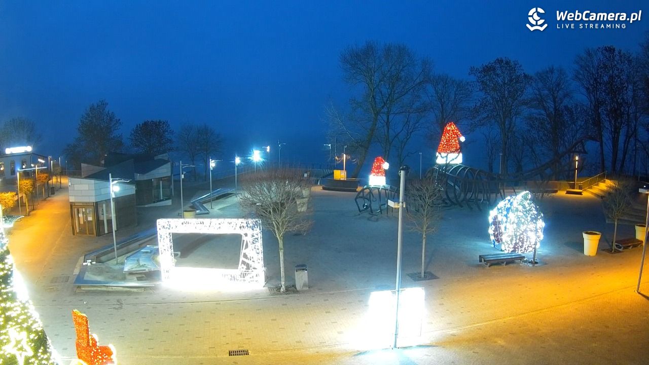 REWAL - widok na deptak - 17 grudzień 2025, 16:20