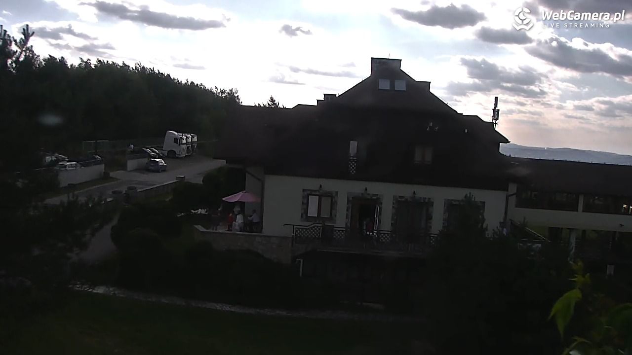 Gogołów Pod Dziedzicem - widok na stok - 28 czerwiec 2025, 17:35