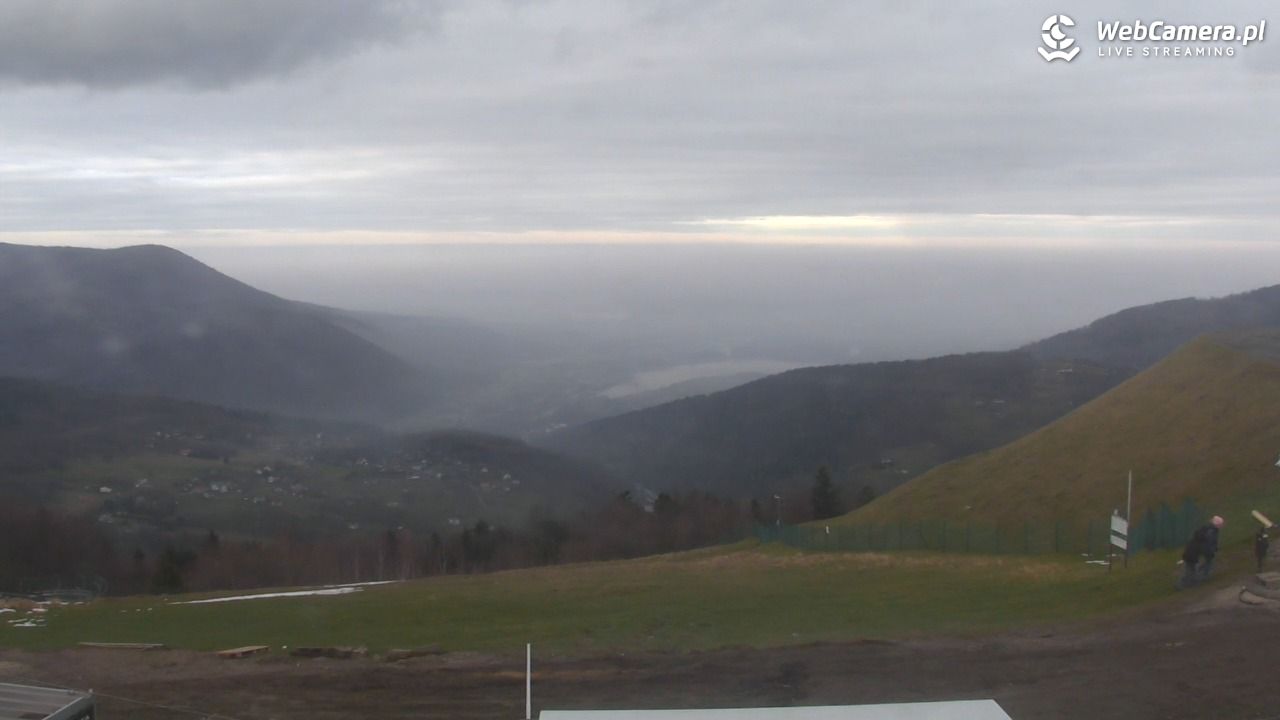 Góra Żar - widok na Kozubnik - 07 grudzień 2025, 13:20