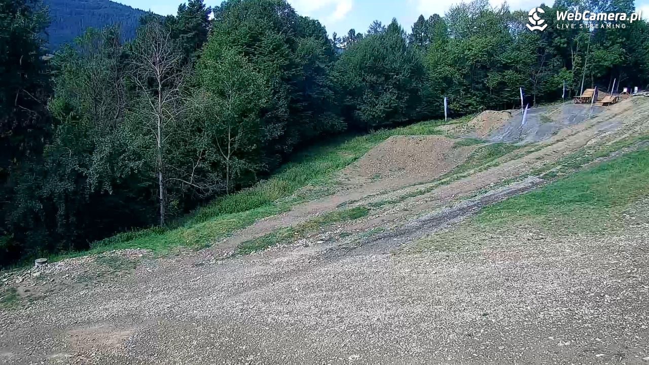 Góra Żar - widok na stację dolną - 21 sierpień 2026, 11:28