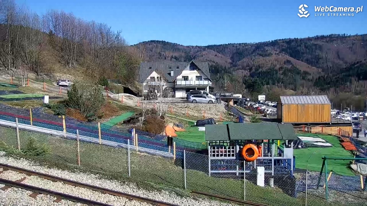 Góra Żar - widok na stację dolną - 05 kwiecień 2026, 15:16