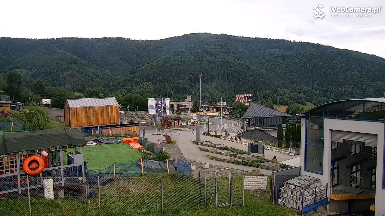 Góra Żar - widok na stację dolną - 07 lipiec 2026, 19:48