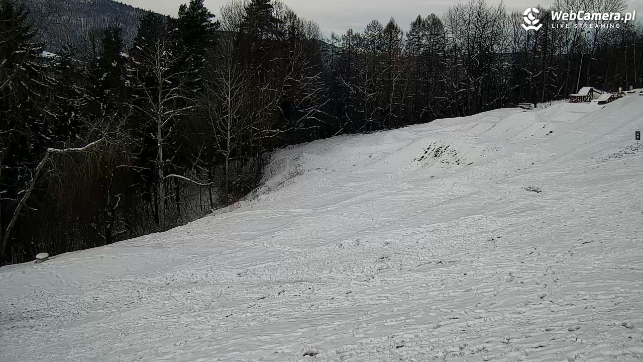 Góra Żar - widok na stację dolną - 21 luty 2026, 09:55