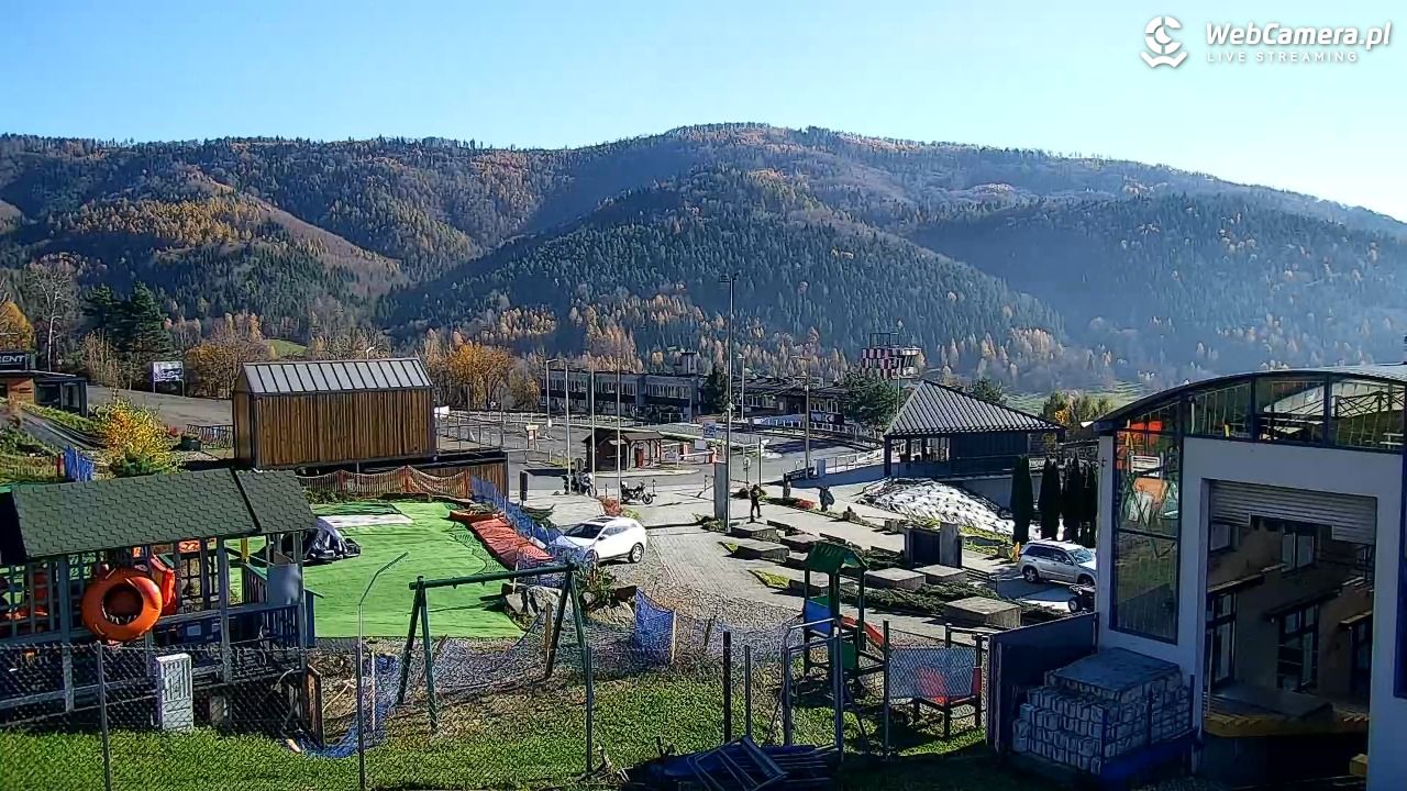 Góra Żar - widok na stację dolną - 06 listopad 2025, 12:20