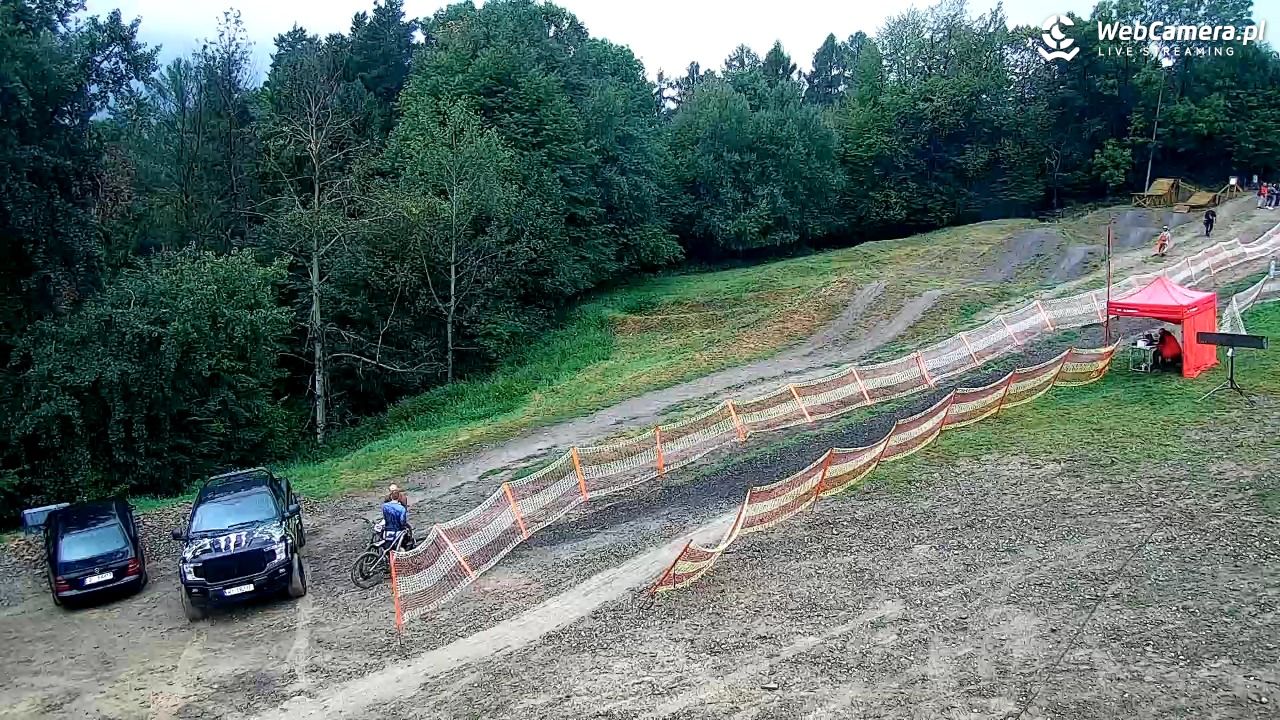 Góra Żar - widok na stację dolną - 31 sierpień 2025, 12:21