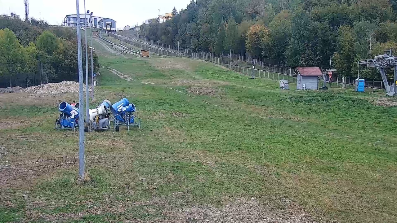 Góra Żar - widok panoramiczny na Beskidy - 13 październik 2026, 12:06