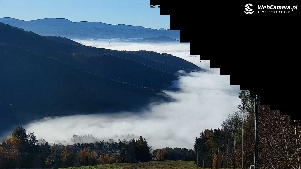Góra Żar - widok panoramiczny na Beskidy - 06 listopad 2025, 08:52
