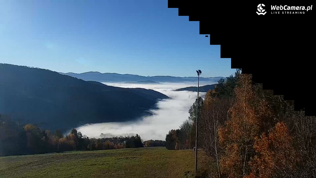 Góra Żar - widok panoramiczny na Beskidy - 06 listopad 2025, 08:52