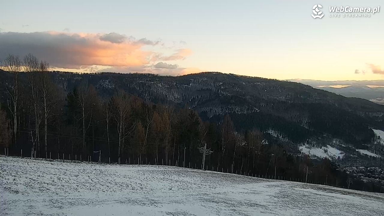 Góra Żar - widok panoramiczny na Beskidy - 03 styczeń 2026, 15:46
