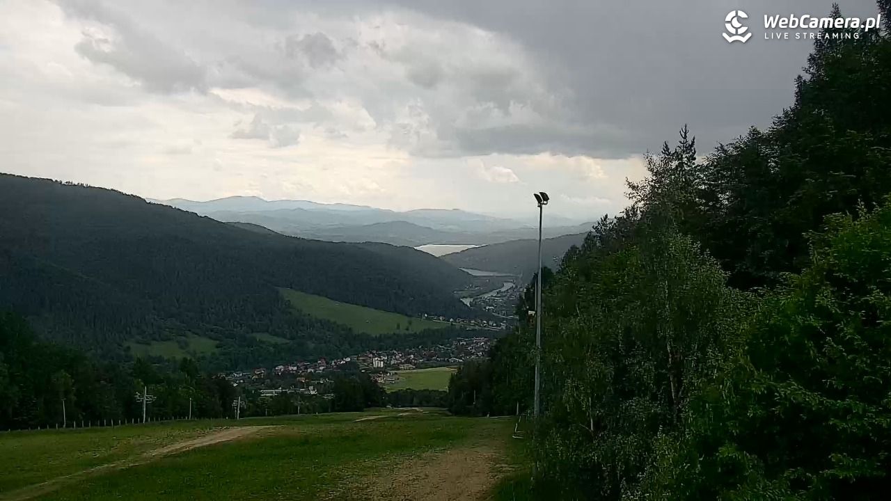 Góra Żar - widok panoramiczny na Beskidy - 09 czerwiec 2026, 14:23