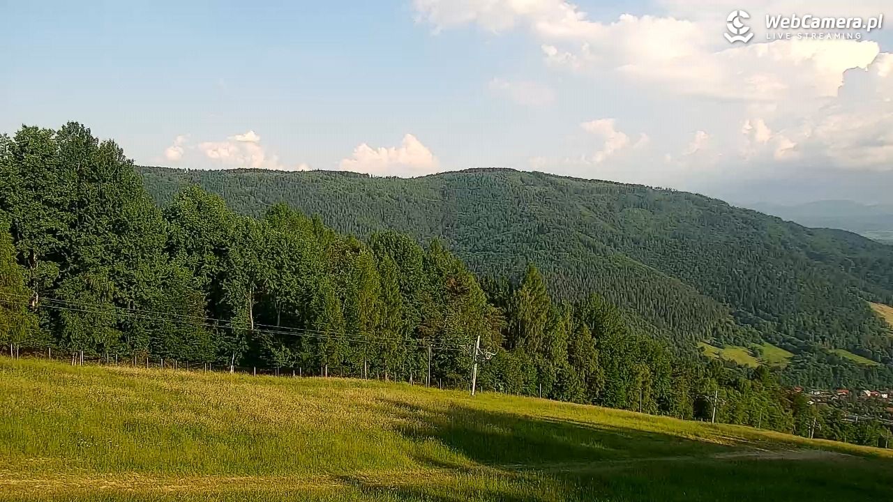 Góra Żar - widok panoramiczny na Beskidy - 20 czerwiec 2026, 18:12