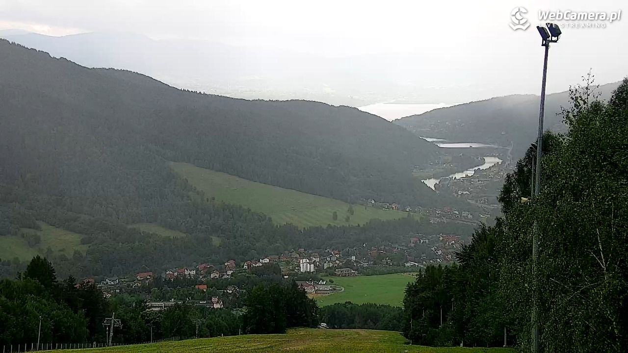 Góra Żar - widok panoramiczny na Beskidy - 27 lipiec 2026, 12:48