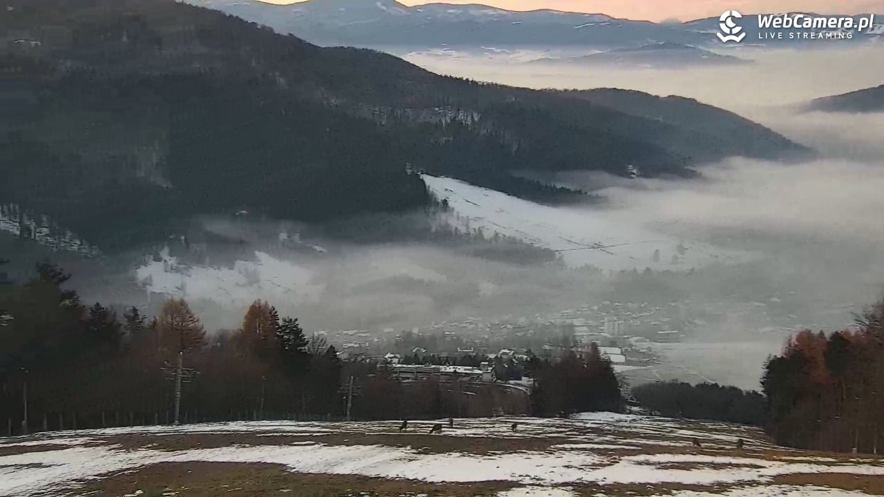 Góra Żar - widok panoramiczny na Beskidy - 03 grudzień 2025, 07:15