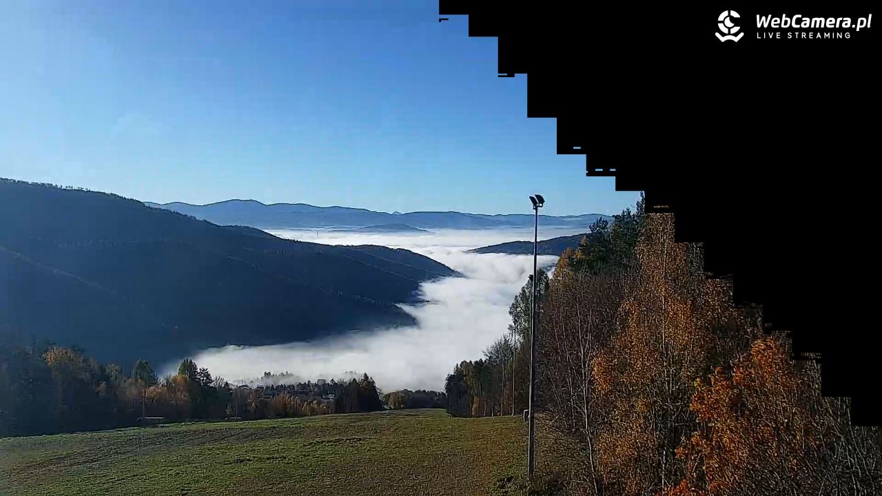 Góra Żar - widok panoramiczny na Beskidy - 06 listopad 2025, 08:54