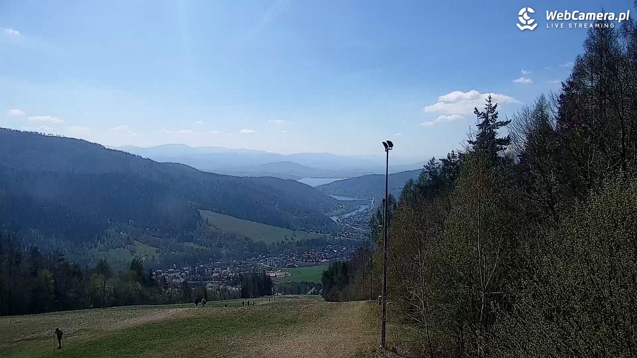 Góra Żar - widok panoramiczny na Beskidy - 18 kwiecień 2026, 11:59