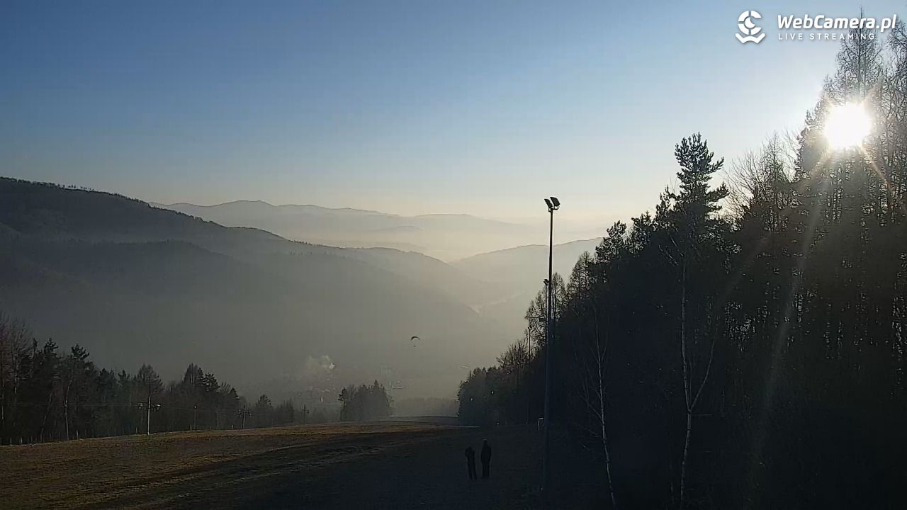Góra Żar - widok panoramiczny na Beskidy - 19 grudzień 2025, 14:39