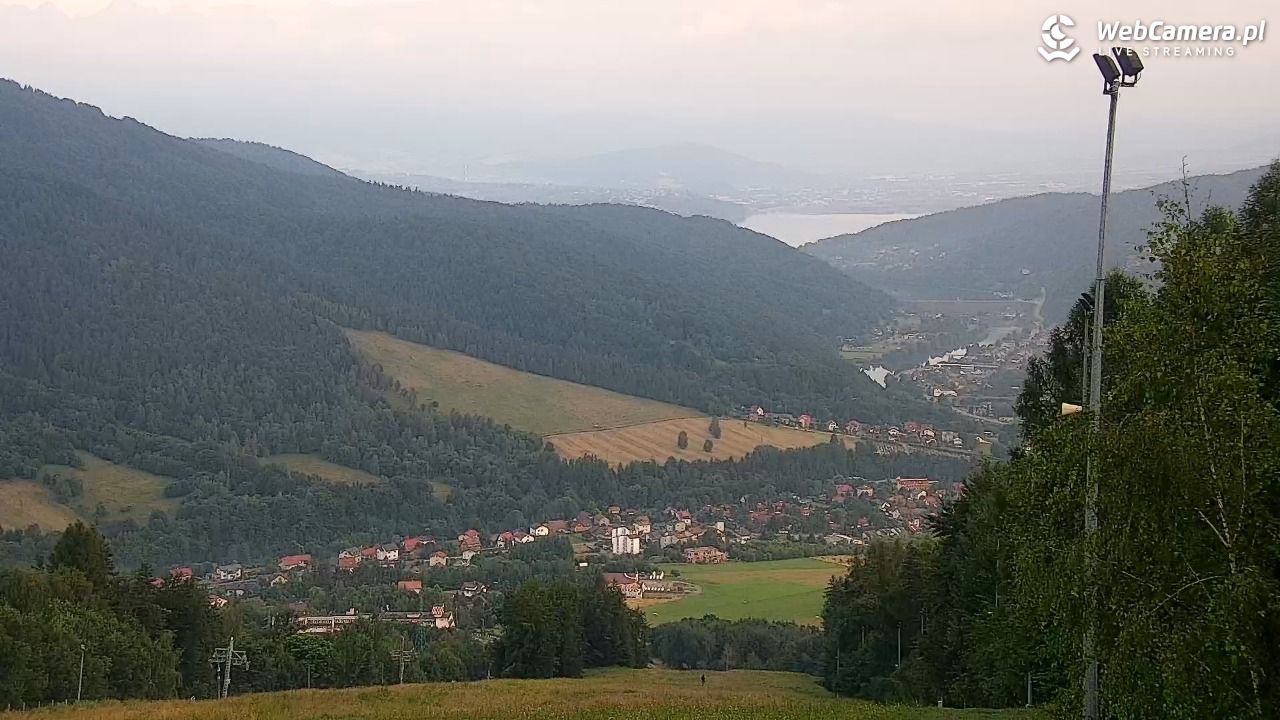 Góra Żar - widok panoramiczny na Beskidy - 12 lipiec 2026, 20:32