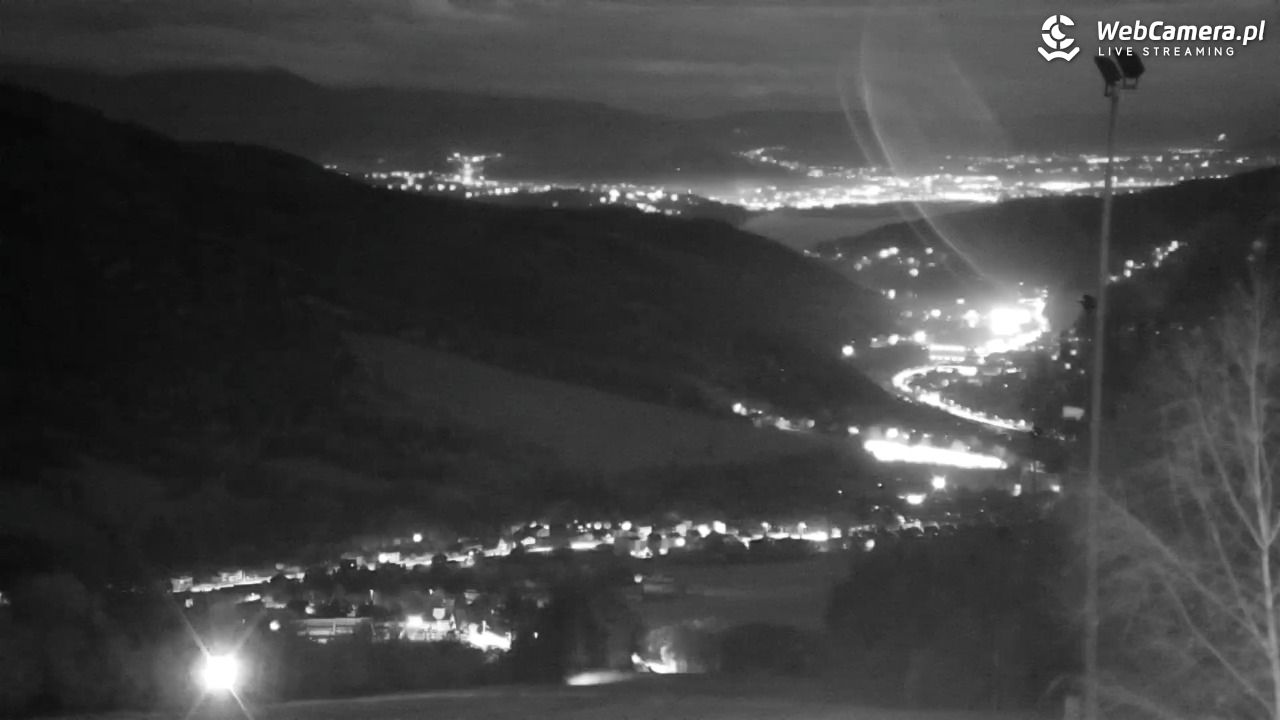 Góra Żar - widok panoramiczny na Beskidy - 02 listopad 2025, 22:18