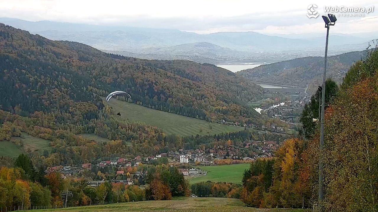 Góra Żar - widok panoramiczny na Beskidy - 28 październik 2026, 19:56