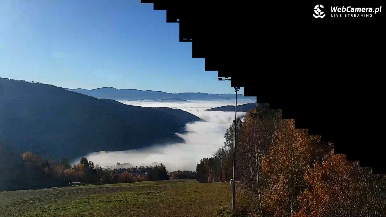 Góra Żar - widok panoramiczny na Beskidy - 06 listopad 2025, 08:54