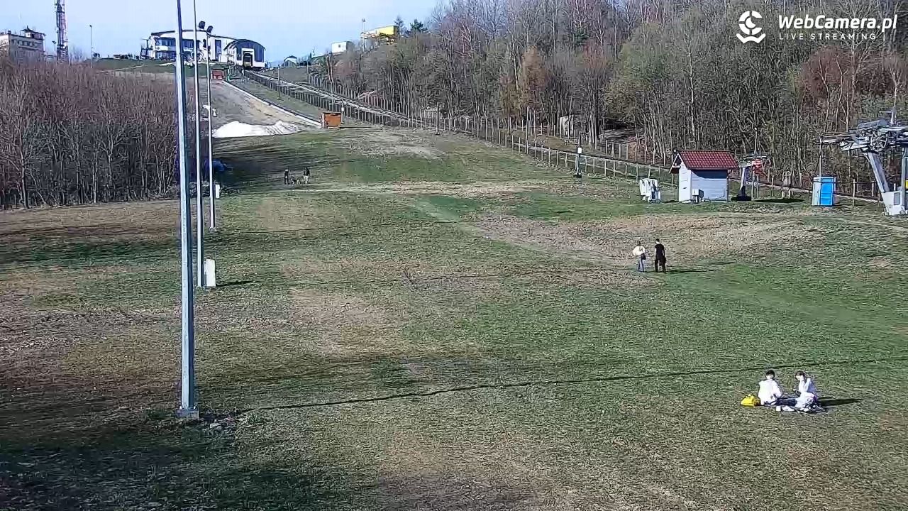 Góra Żar - widok panoramiczny na Beskidy - 05 kwiecień 2026, 17:23