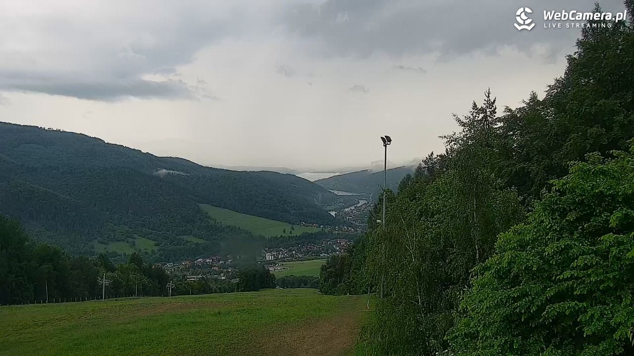Góra Żar - widok panoramiczny na Beskidy - 03 czerwiec 2026, 17:12