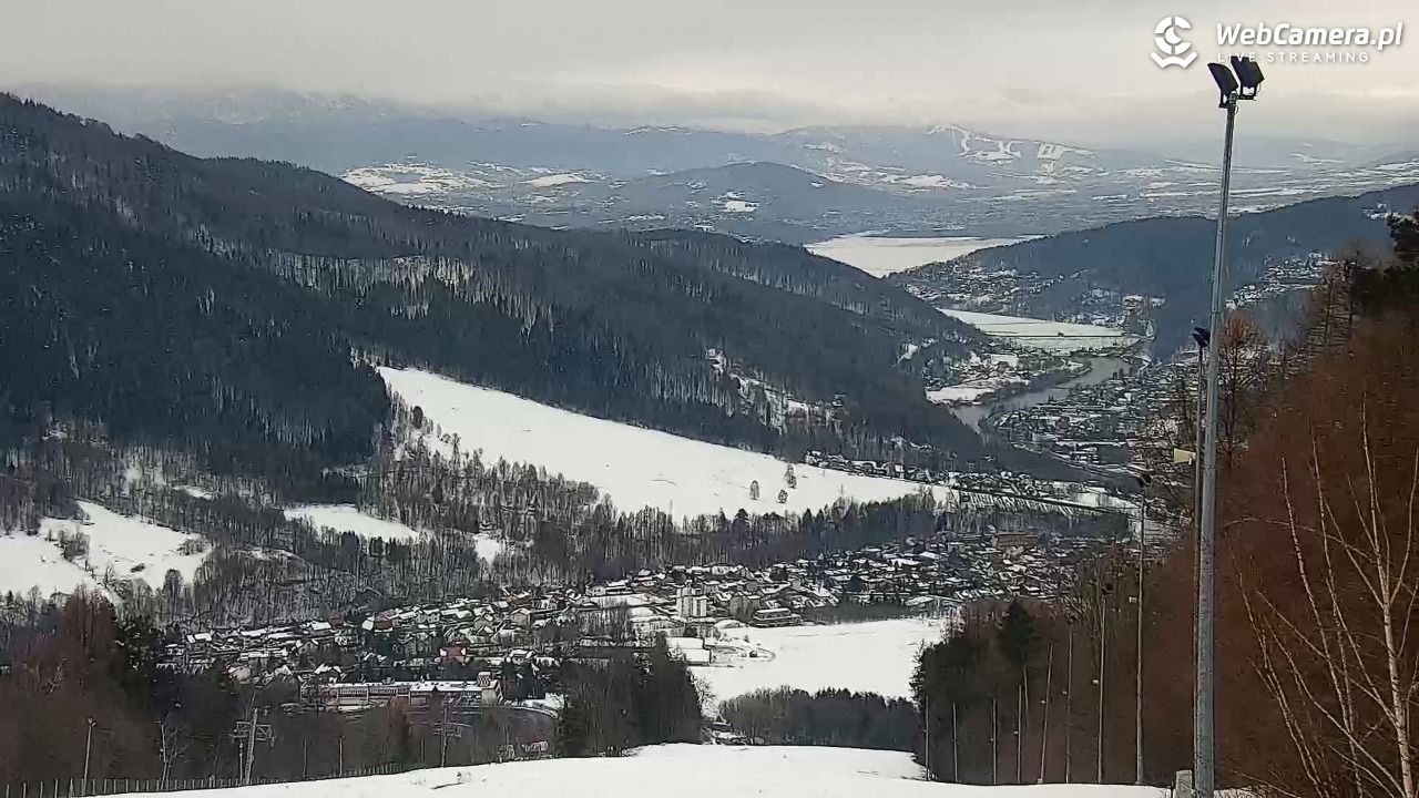 Góra Żar - widok panoramiczny na Beskidy - 22 luty 2026, 10:05