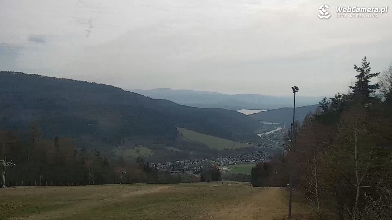 Góra Żar - widok panoramiczny na Beskidy - 12 kwiecień 2026, 13:47