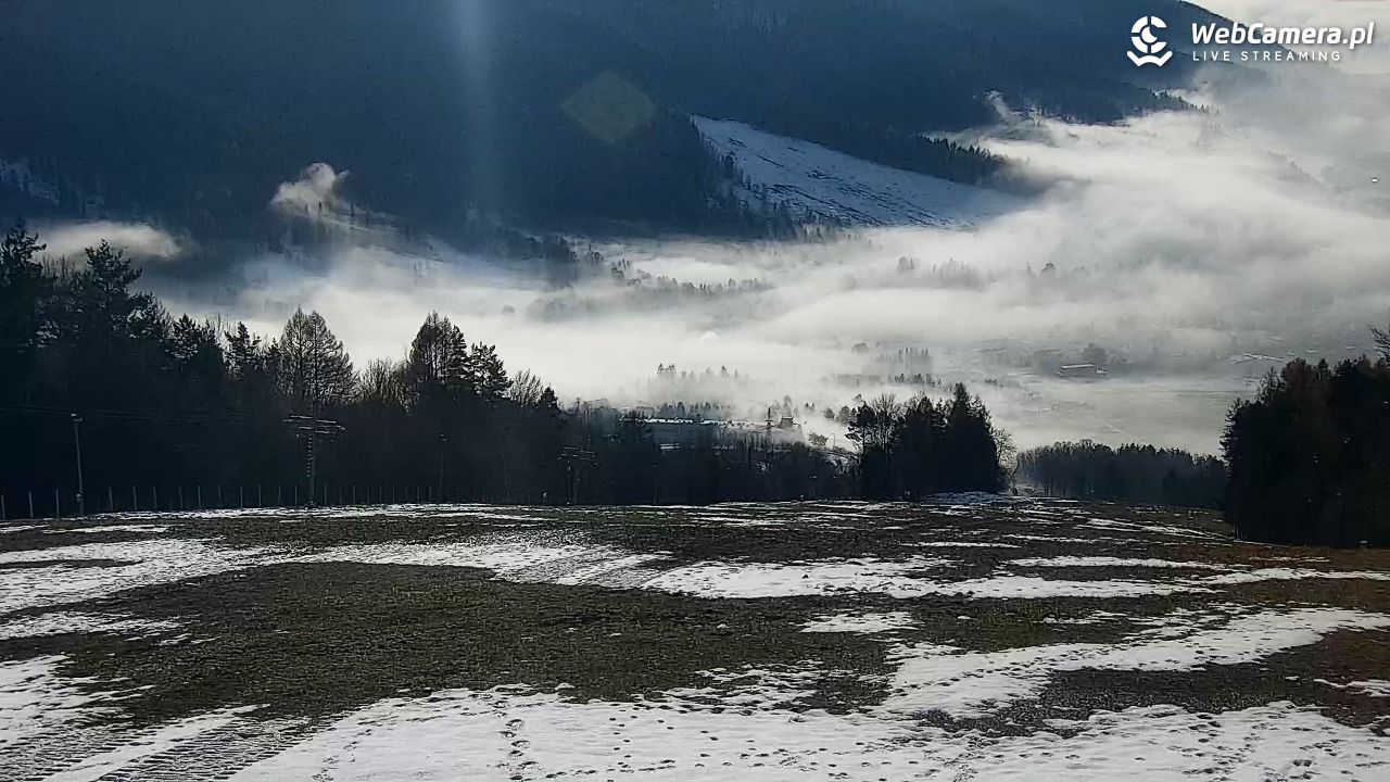Góra Żar - widok panoramiczny na Beskidy - 04 grudzień 2025, 10:56